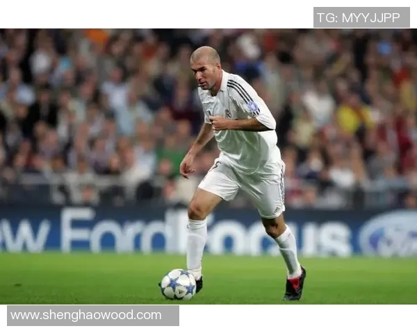 足球历史上任意球最强球星是谁他的独特技巧与传奇瞬间